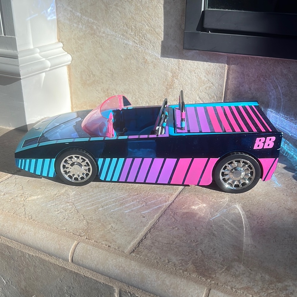 LOL! CONVERTIBLE - Picture 1 of 3